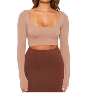 Naked wardrobe nude scoop neck crop in coco